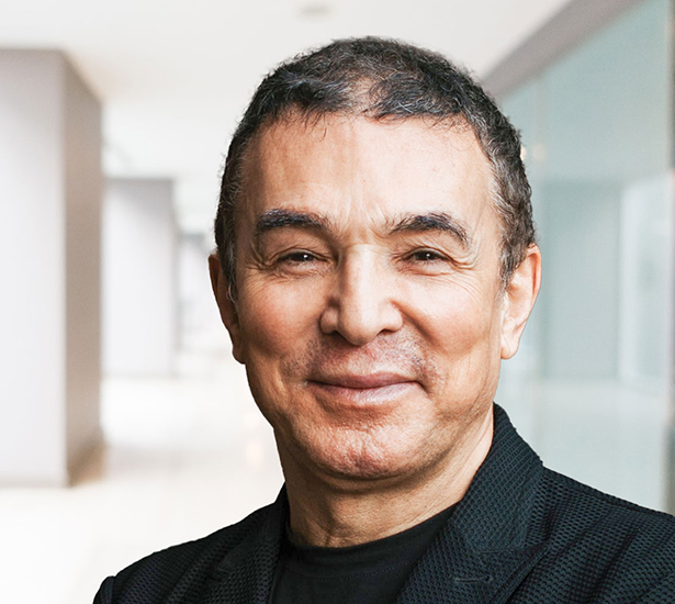 Dr Ellouse headshot
