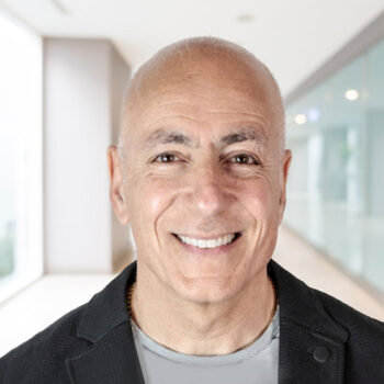 Dr Willy Dayan headshot