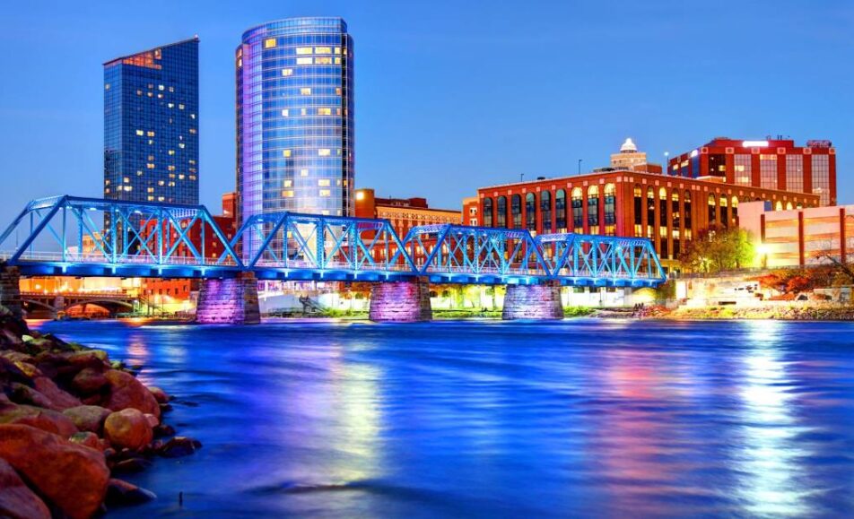 city skyline of grand-rapids-michigan