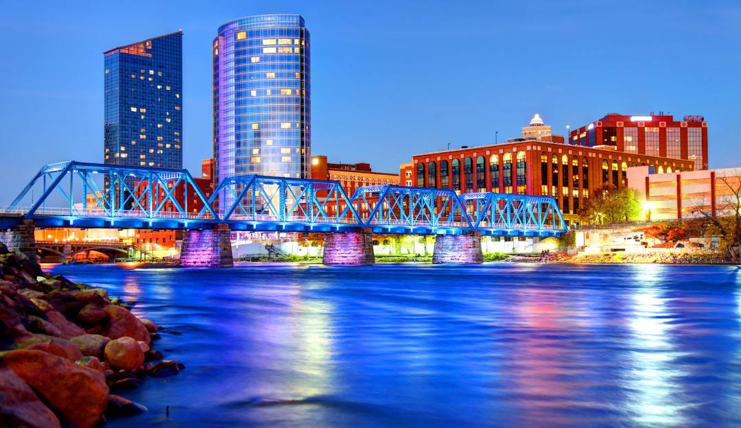 city skyline of grand-rapids-michigan